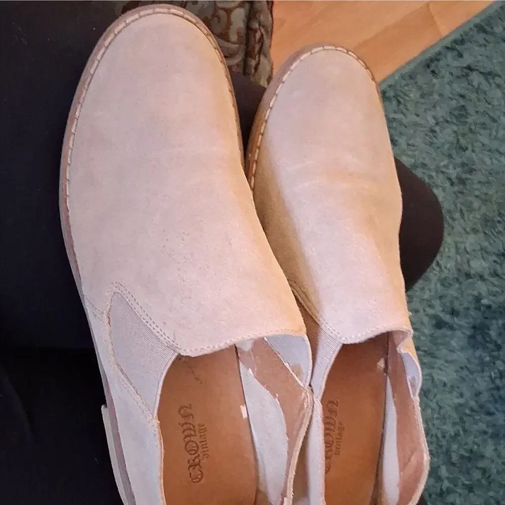Crown Vintage Women's Beige Suede Slip-On Loafers Round Toe Elastic Gore 7.5